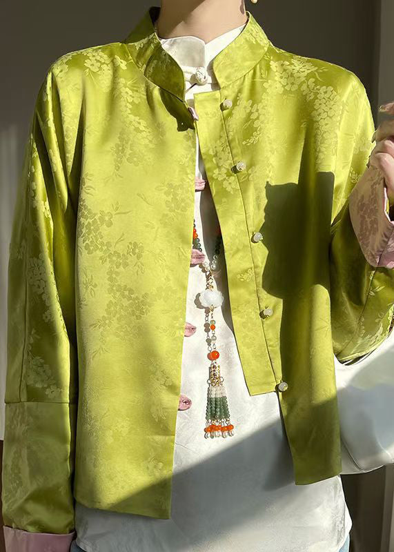 Sophisticated Blouse with a Clean Classic Look