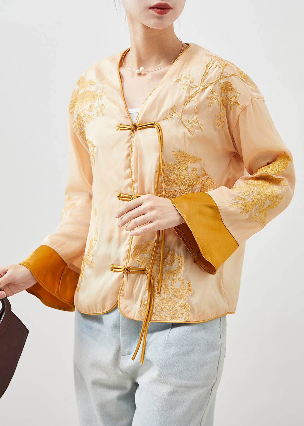 Beautifully Finished Top in a Timeless Design
