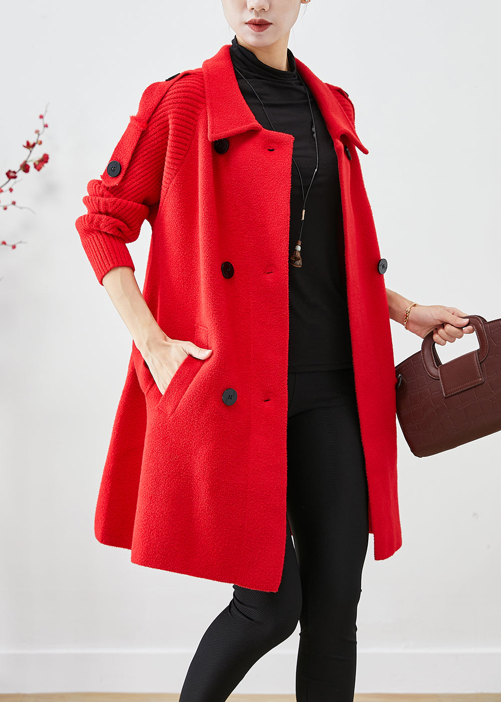 Well Tailored Coat with a Graceful Silhouette