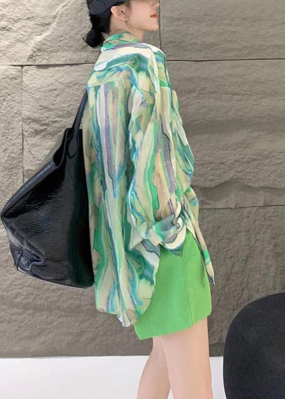 Classic Vintage Shirt with a Flattering Fit