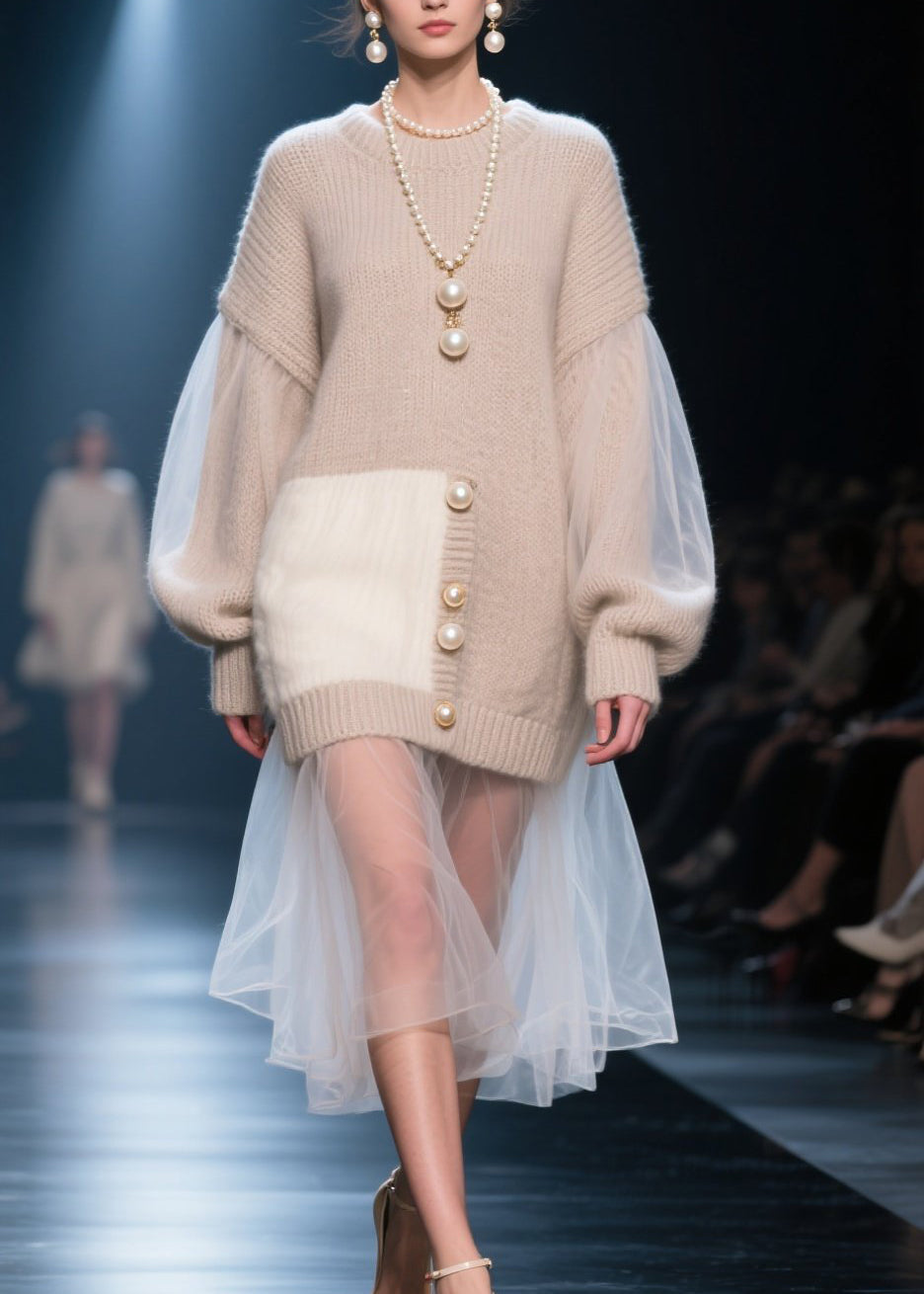 Well Tailored Sweater with a Graceful Silhouette