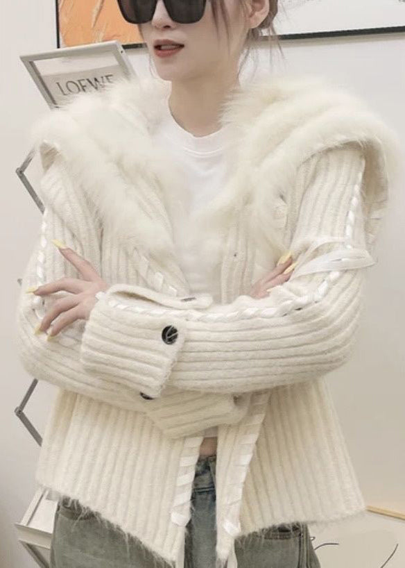 Effortlessly Elegant Cardigan with a Timeless Design
