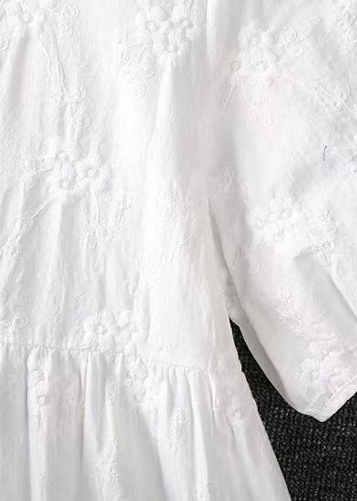 Effortlessly Elegant Top with a Timeless Design