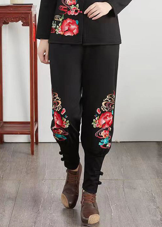 Effortlessly Elegant Pants with a Timeless Design