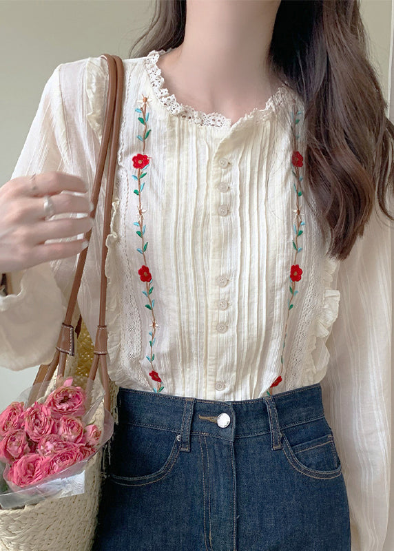 Beautifully Crafted Blouse in a Classic Style