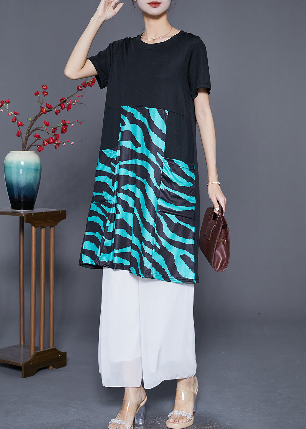 Classic Vintage Dress with a Flattering Fit