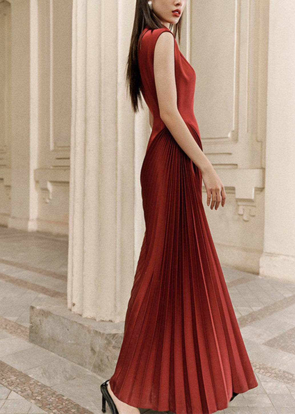 Sophisticated Dress with a Clean Classic Look