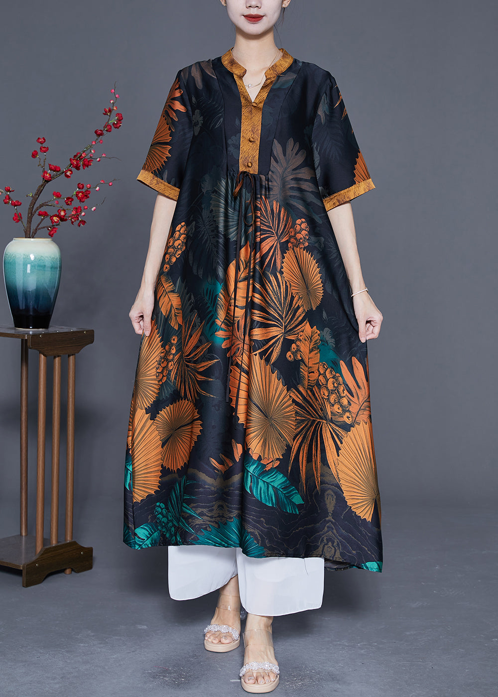 Well Tailored Dress with a Graceful Silhouette