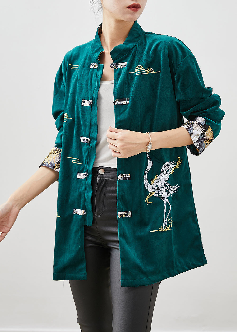 Effortlessly Elegant Jacket with a Timeless Design