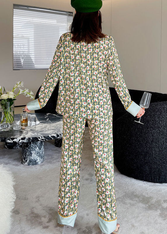 Casually Elegant Garment with a Refined Edge