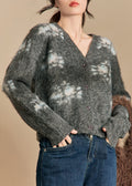 Classic Vintage Sweater with a Flattering Fit