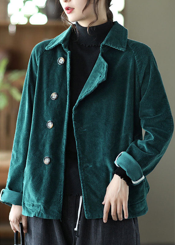 Well Tailored Coat with a Graceful Silhouette