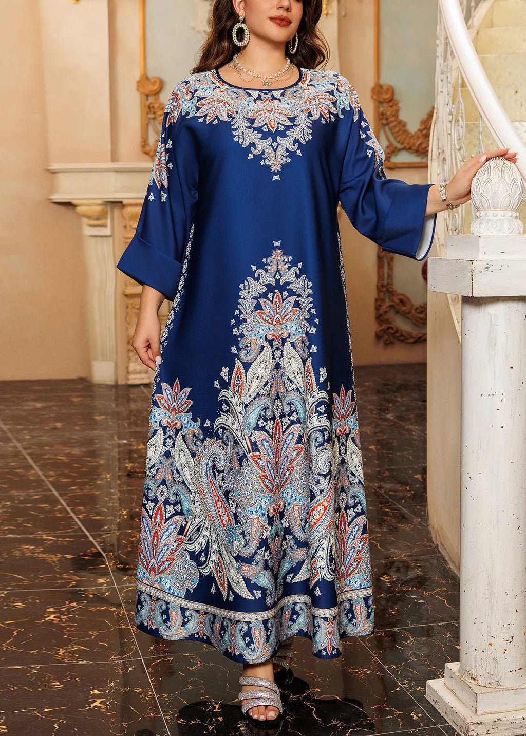 Well Tailored Dress with a Graceful Silhouette