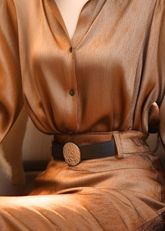 Sophisticated Blouse with a Clean Classic Look