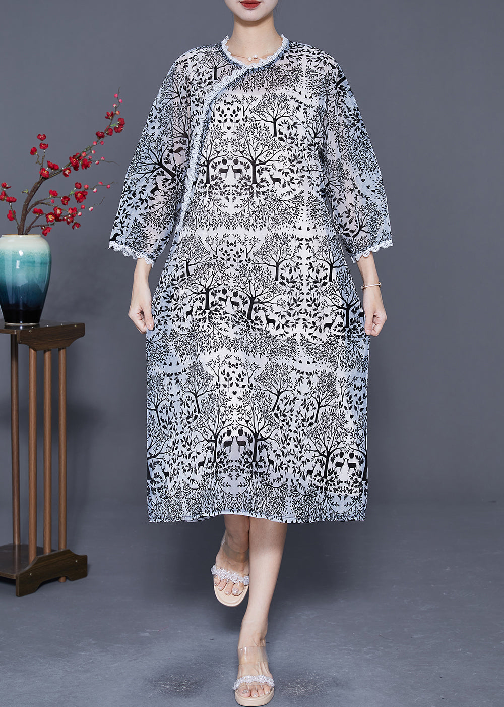 Sophisticated Dress with a Clean Classic Look
