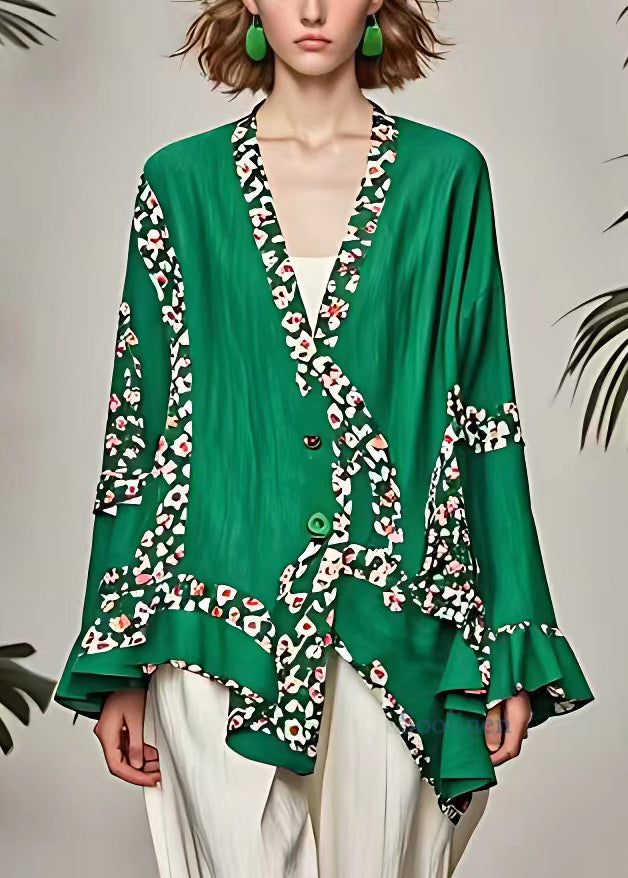 Well Tailored Coat with a Graceful Silhouette