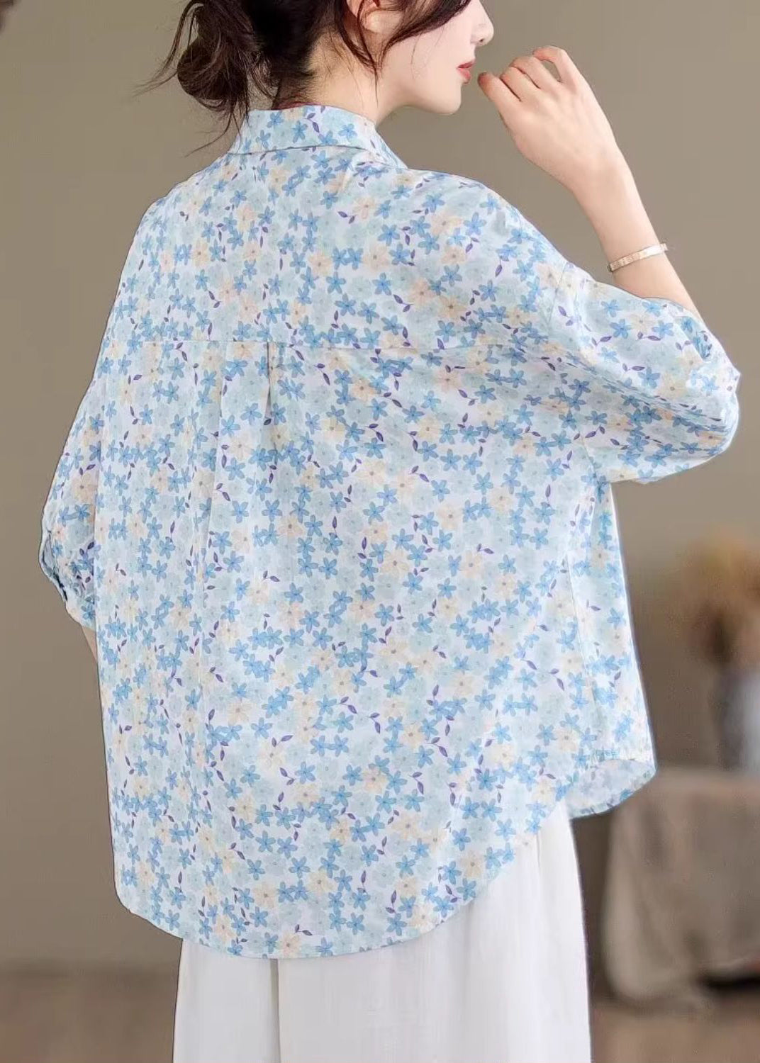 Classic Vintage Blouse with a Flattering Fit