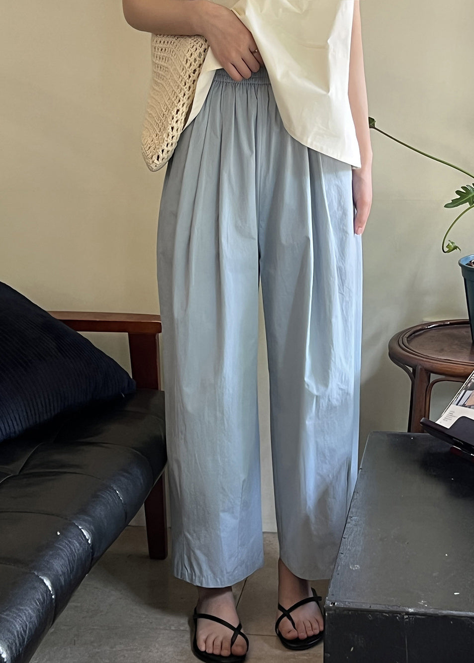 Classic Vintage Pants with a Flattering Fit