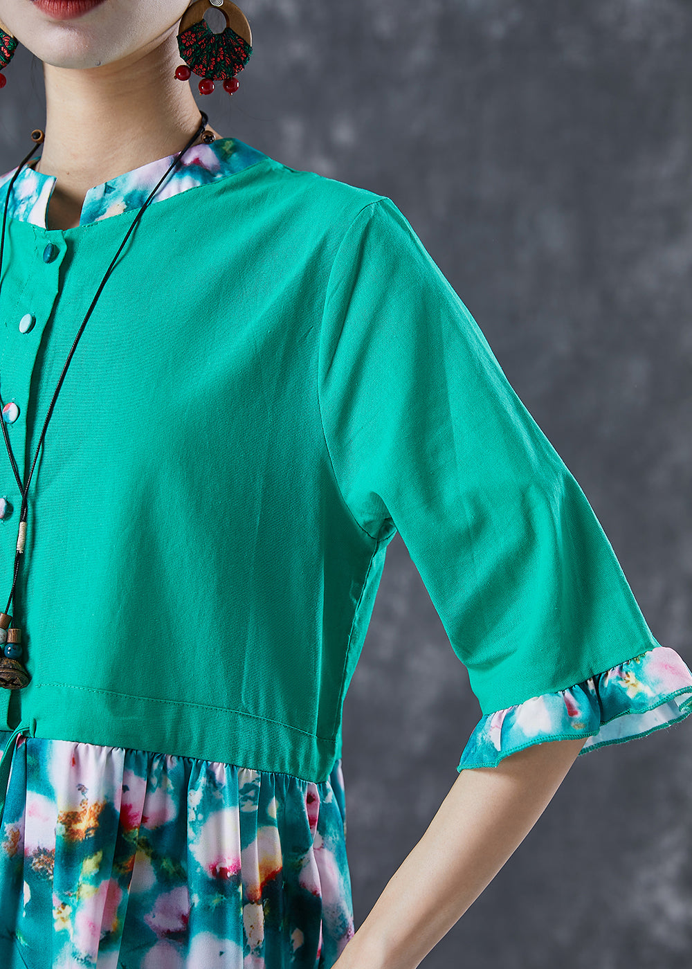 Beautifully Finished Dress in a Timeless Design