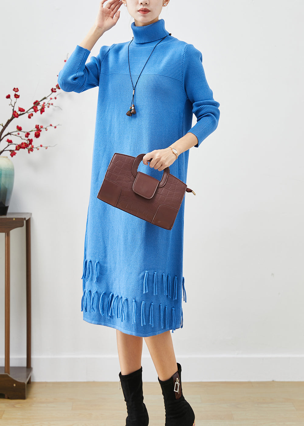 Beautifully Finished Dress in a Timeless Design