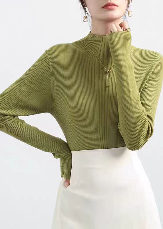 Classic Vintage Sweater with a Flattering Fit