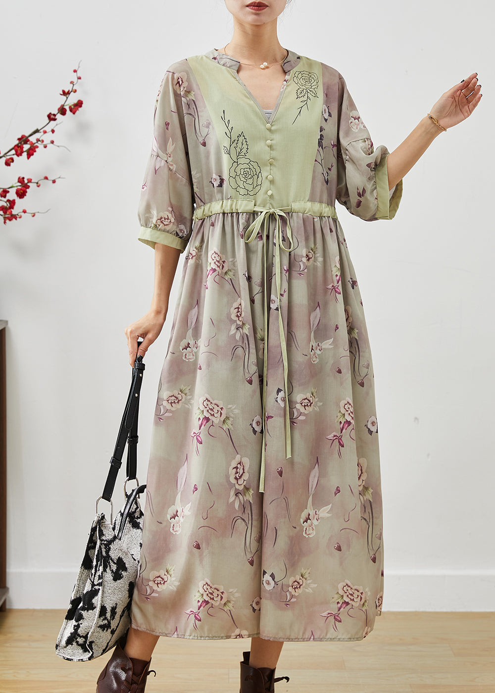 Classic Vintage Dress with a Flattering Fit