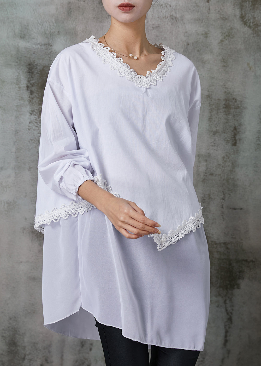 Well Tailored Blouse with a Graceful Silhouette
