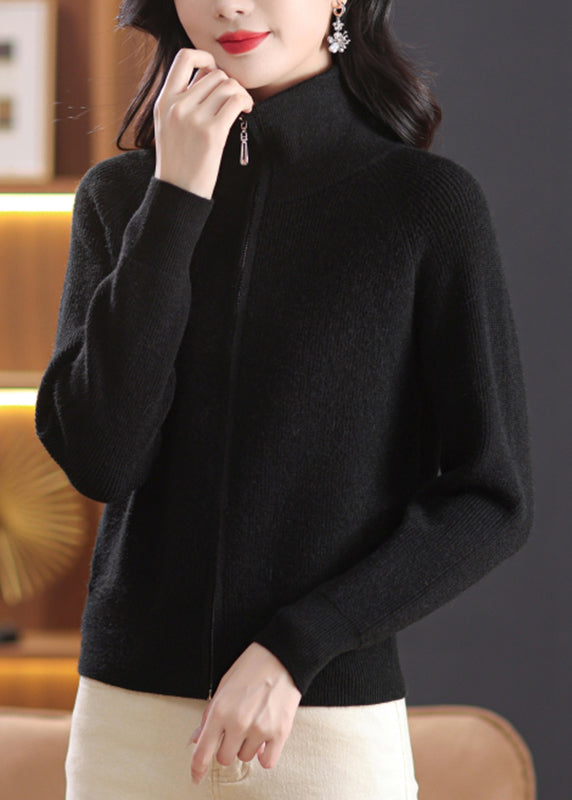 Well Tailored Cardigan with a Graceful Silhouette