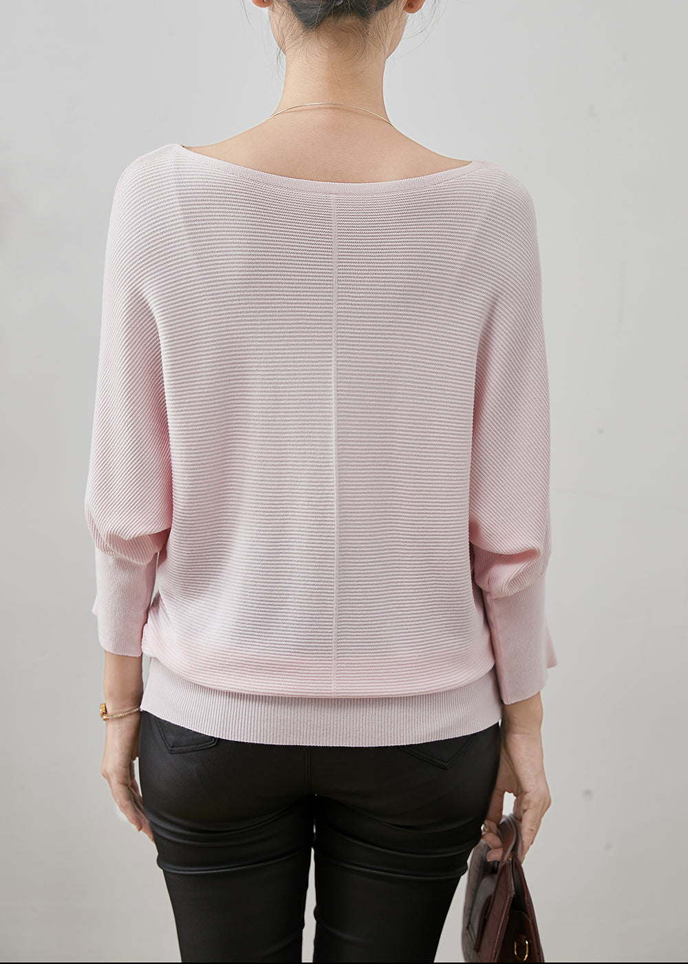 Effortlessly Elegant Shirt with a Timeless Design