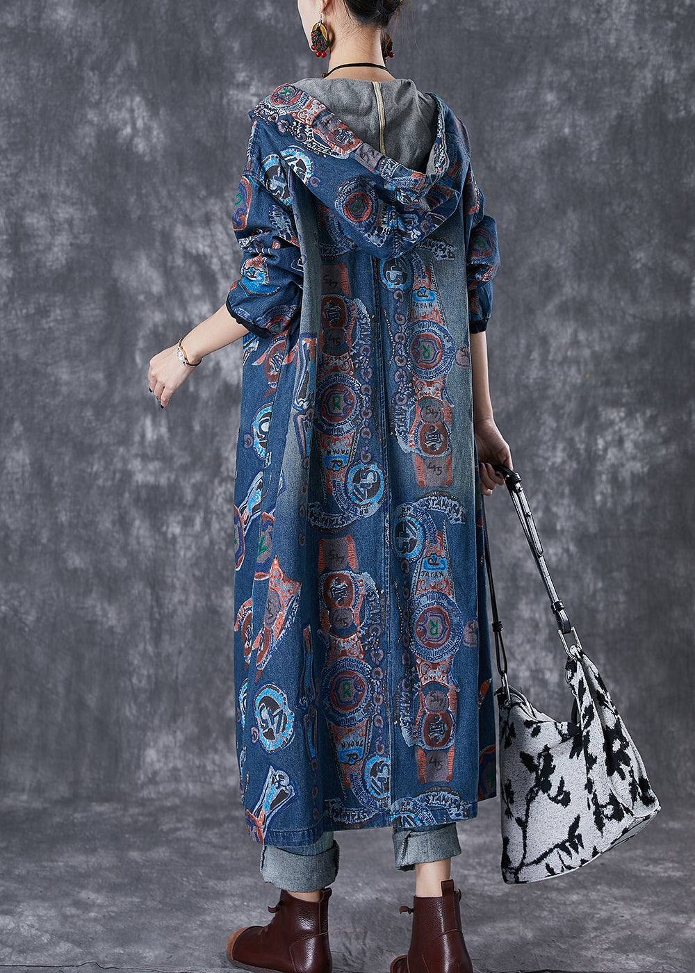Well Tailored Coat with a Graceful Silhouette