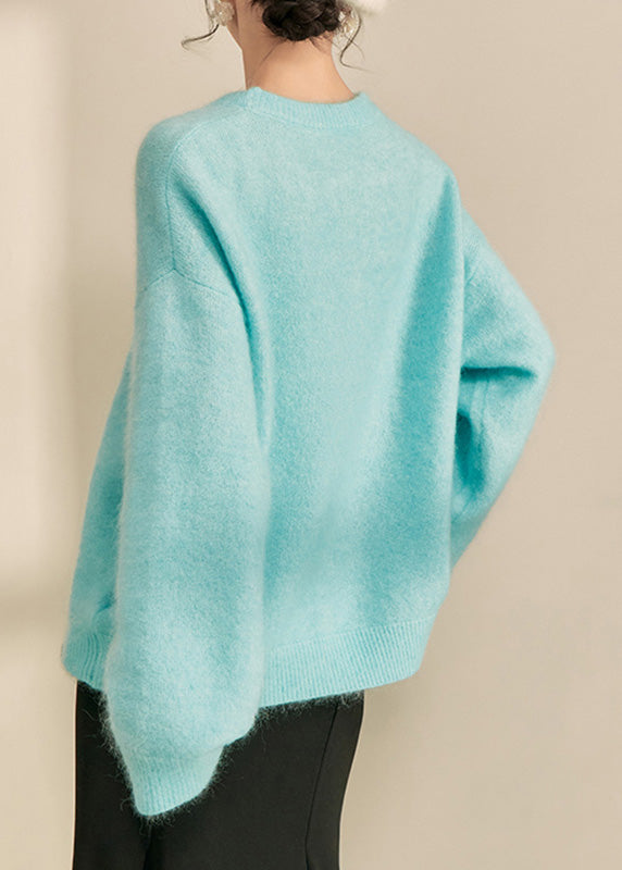 Effortlessly Elegant Sweater with a Timeless Design