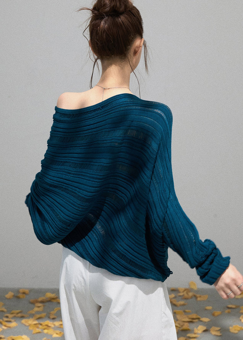 Effortlessly Elegant Sweater with a Timeless Design