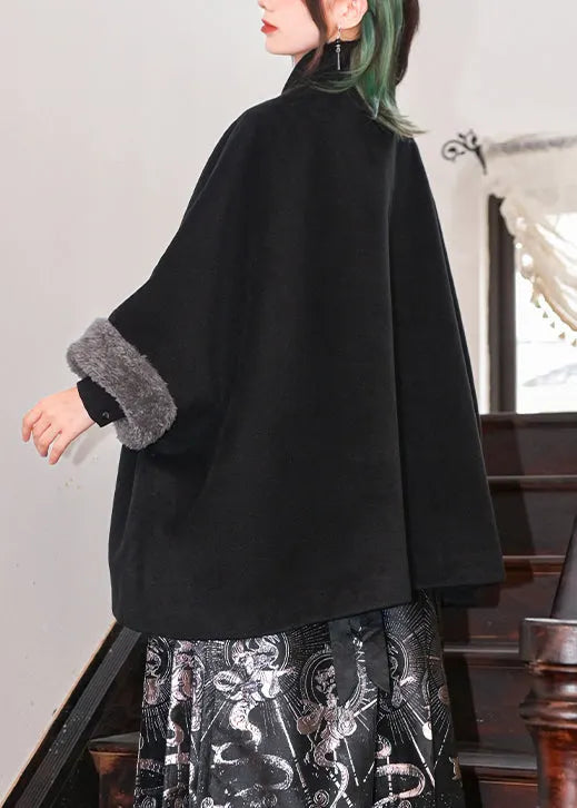 Well Tailored Coat with a Graceful Silhouette