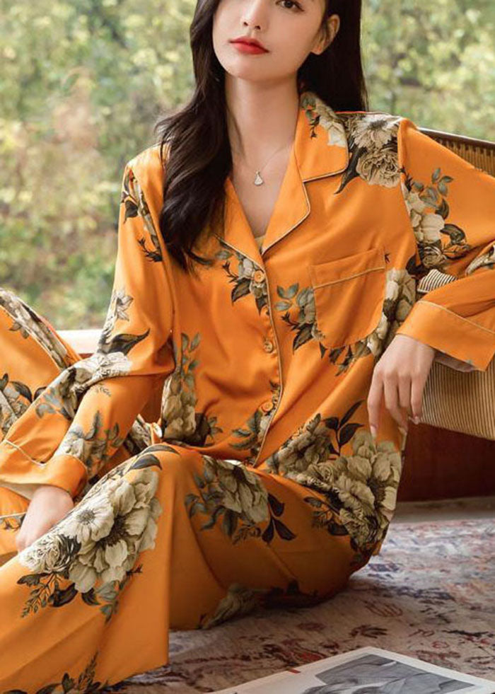 Finely Styled Garment with a Classic Vintage Look