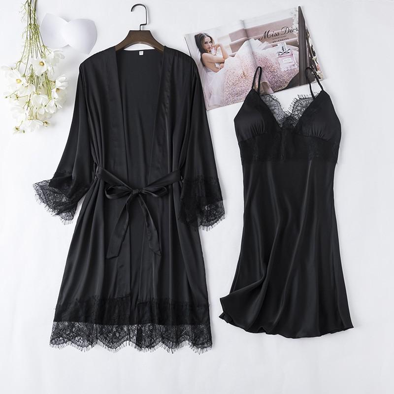 Finely Styled Garment with a Classic Vintage Look