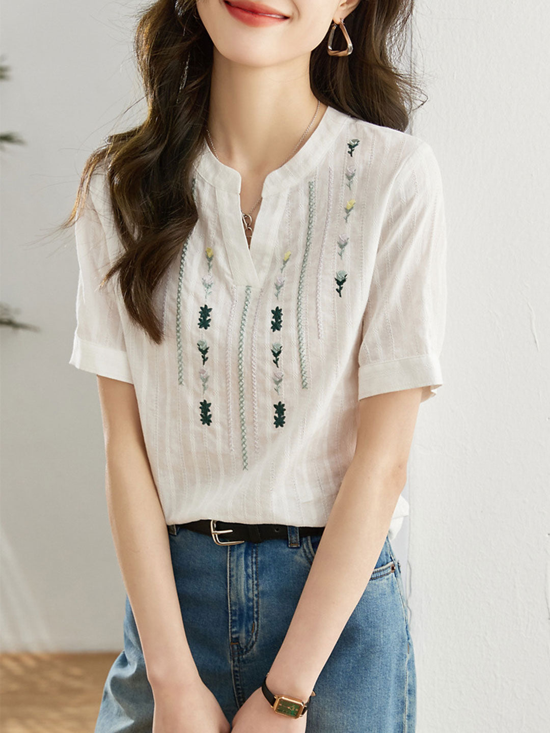 Classic Vintage Shirt with a Flattering Fit
