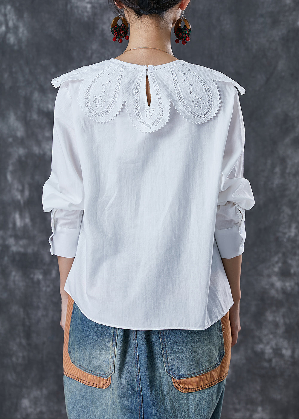 Classic Vintage Shirt with a Flattering Fit