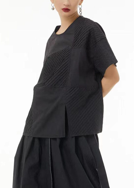 Well Tailored Top with a Graceful Silhouette
