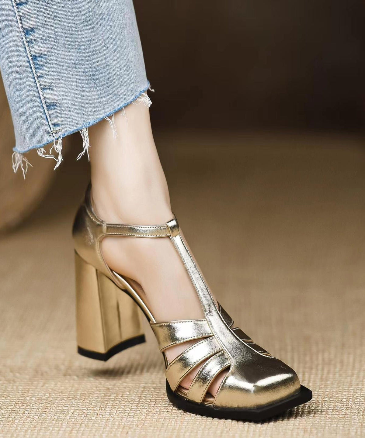 Graceful Orthopedic Sandals for Modern Look