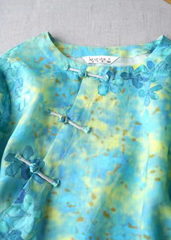 Well Tailored Top with a Graceful Silhouette