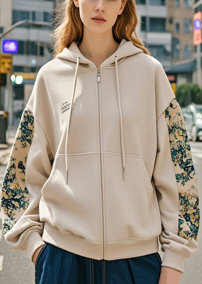 Effortlessly Elegant Coat with a Timeless Design