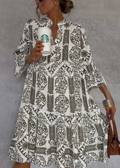 Beautifully Finished Dress in a Timeless Design