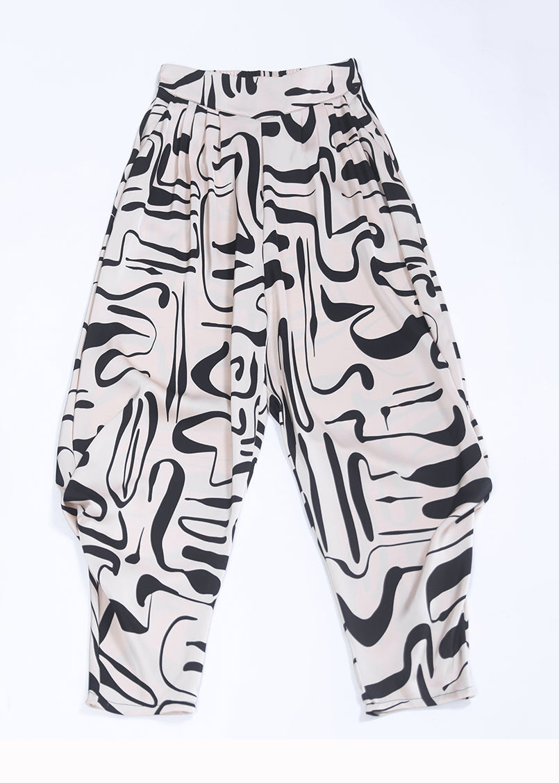 Effortlessly Elegant Pants with a Timeless Design