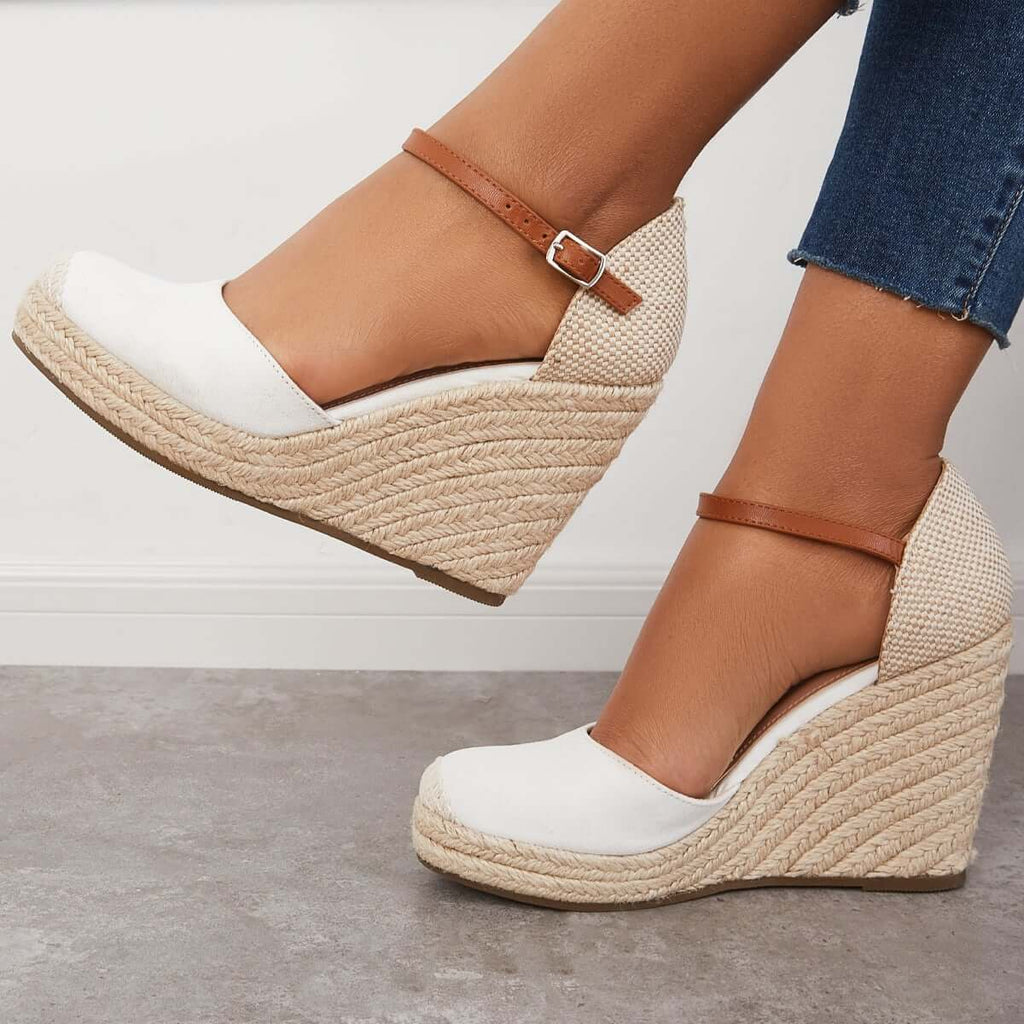Chic Orthopedic Sandals with Unique Design