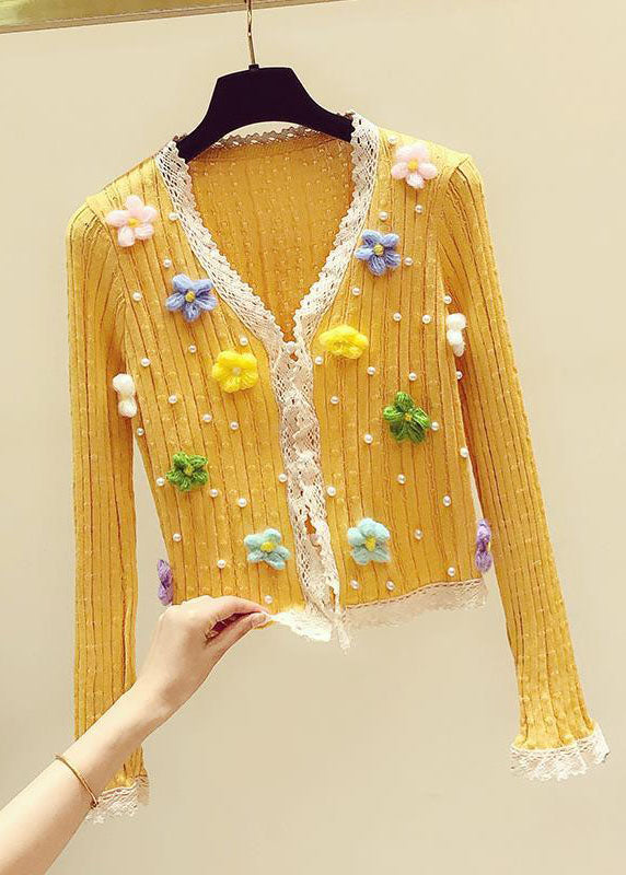 Well Tailored Sweater with a Graceful Silhouette