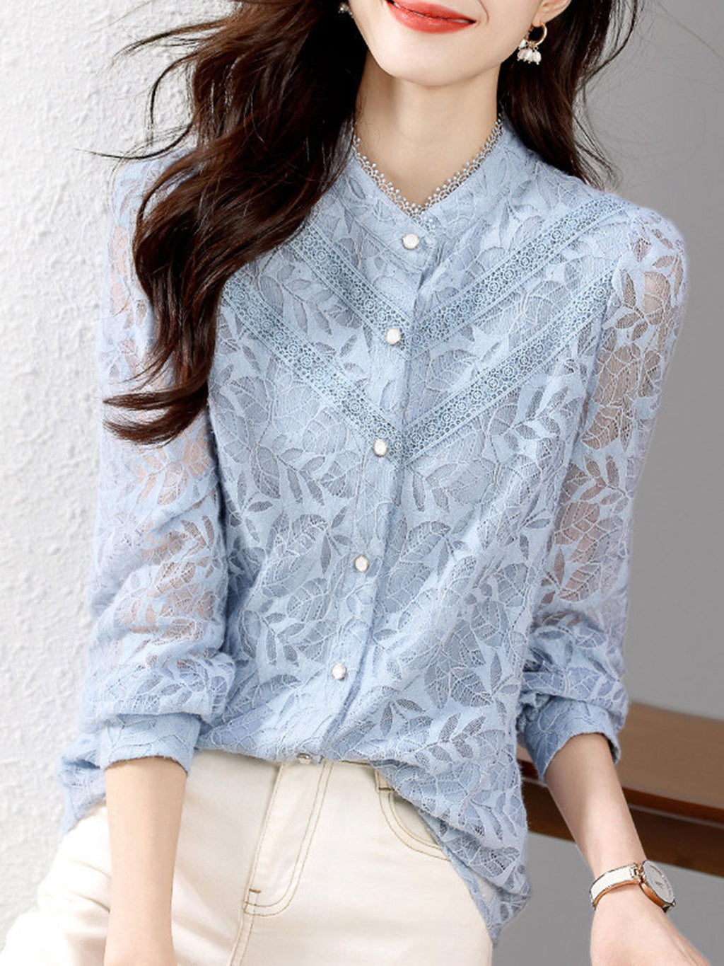 Well Tailored Shirt with a Graceful Silhouette