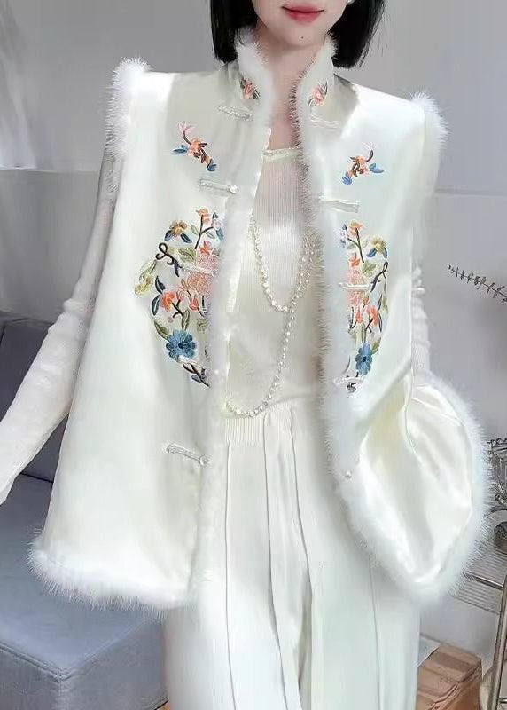 Effortlessly Elegant Coat with a Timeless Design