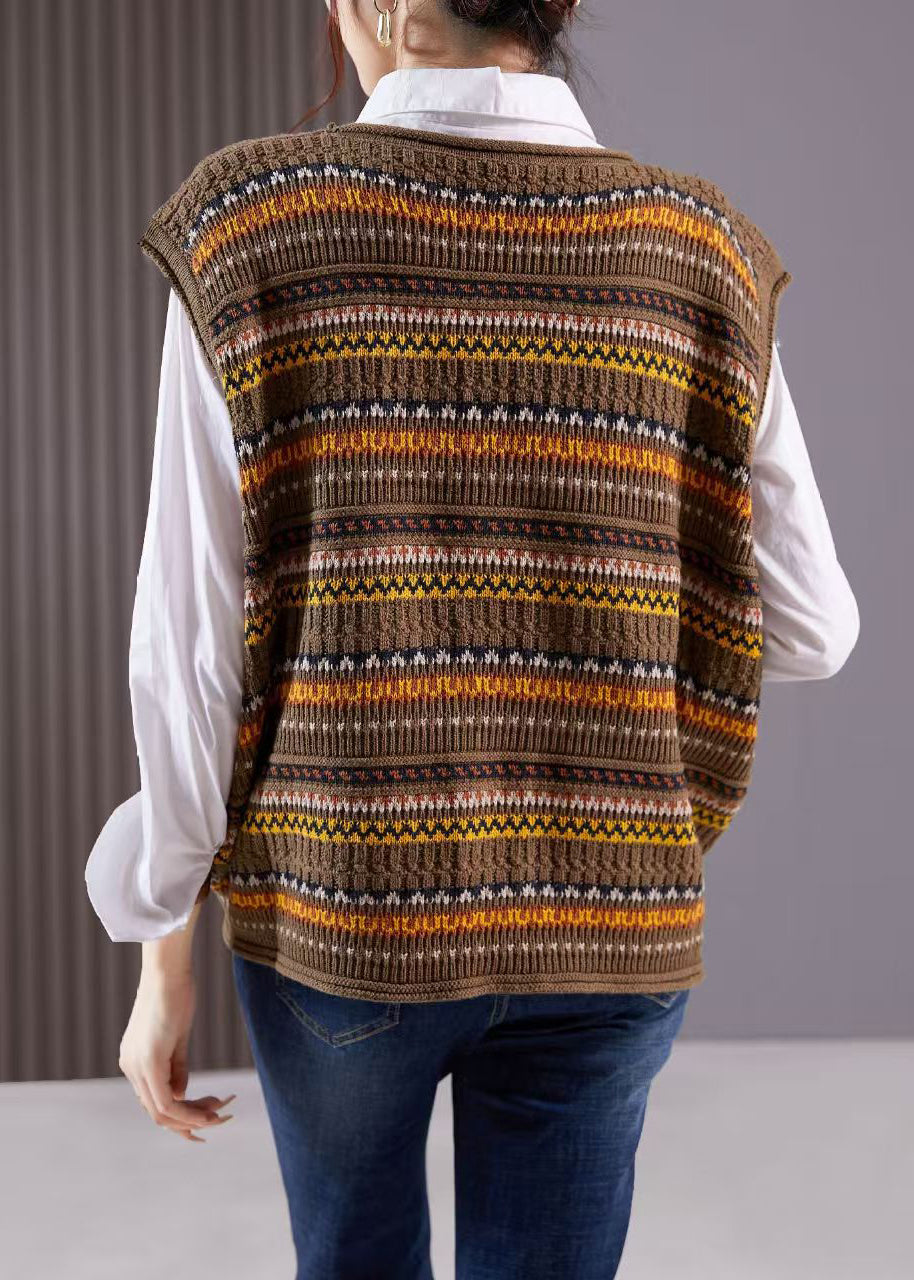 Classic Vintage Sweater with a Flattering Fit