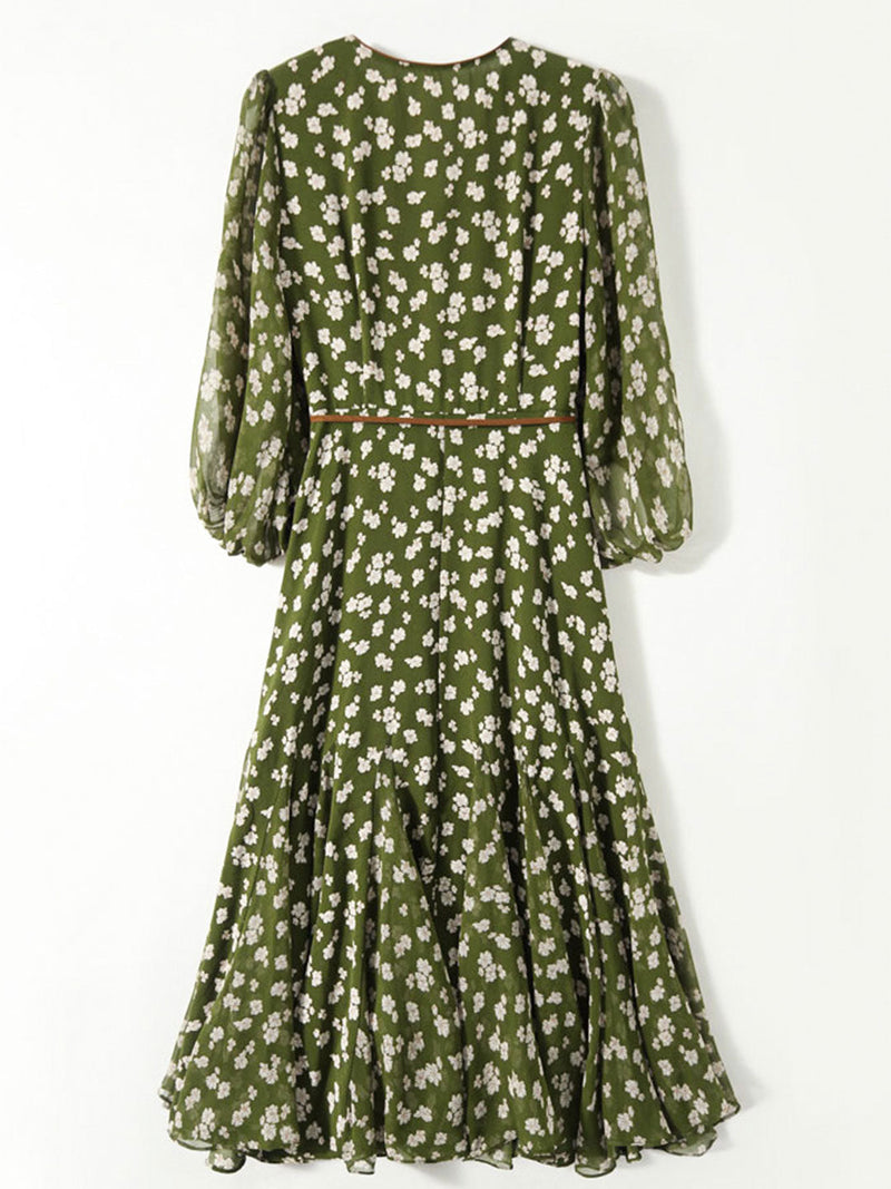 Classic Vintage Dress with a Flattering Fit