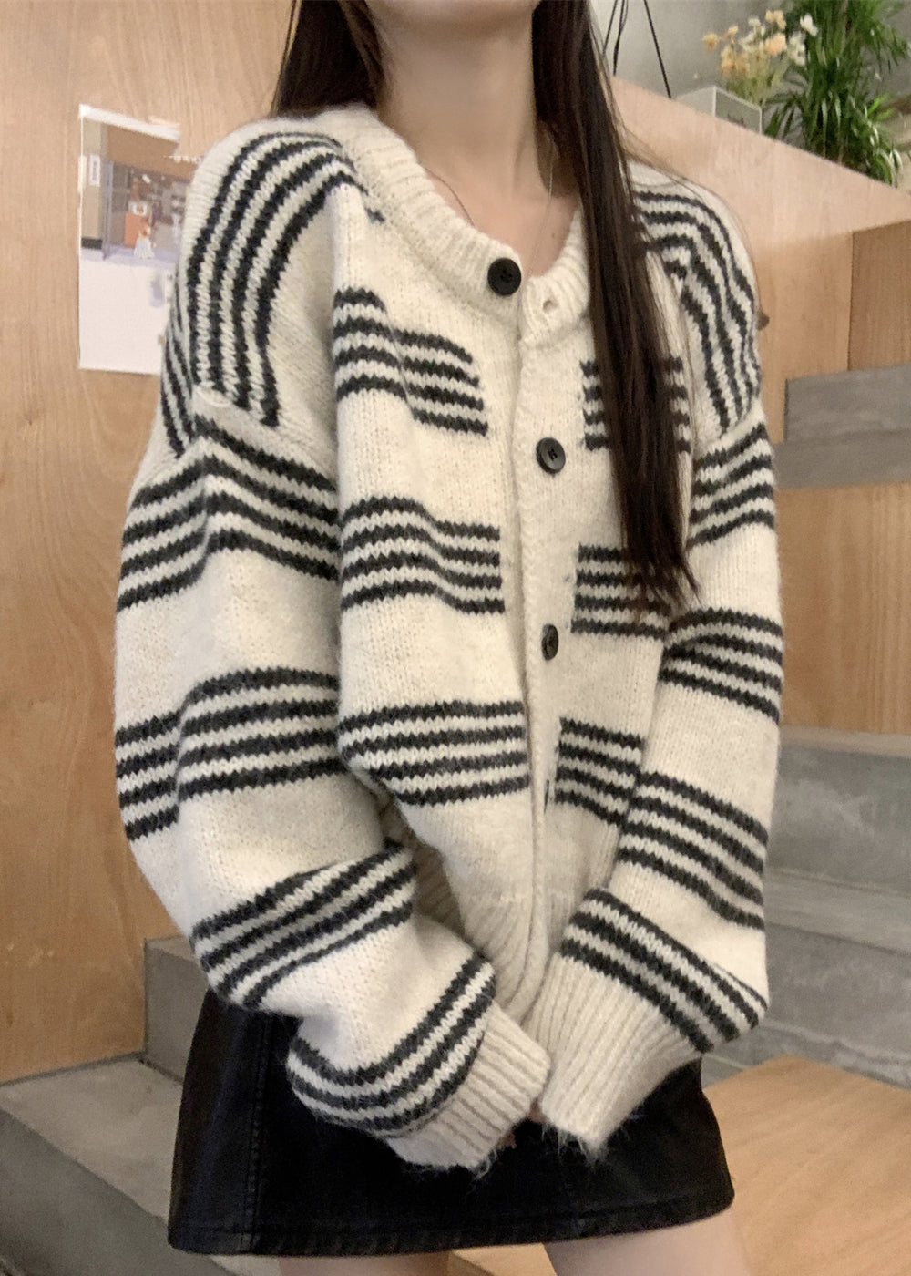 Elegantly Styled Cardigan for Everyday Wear